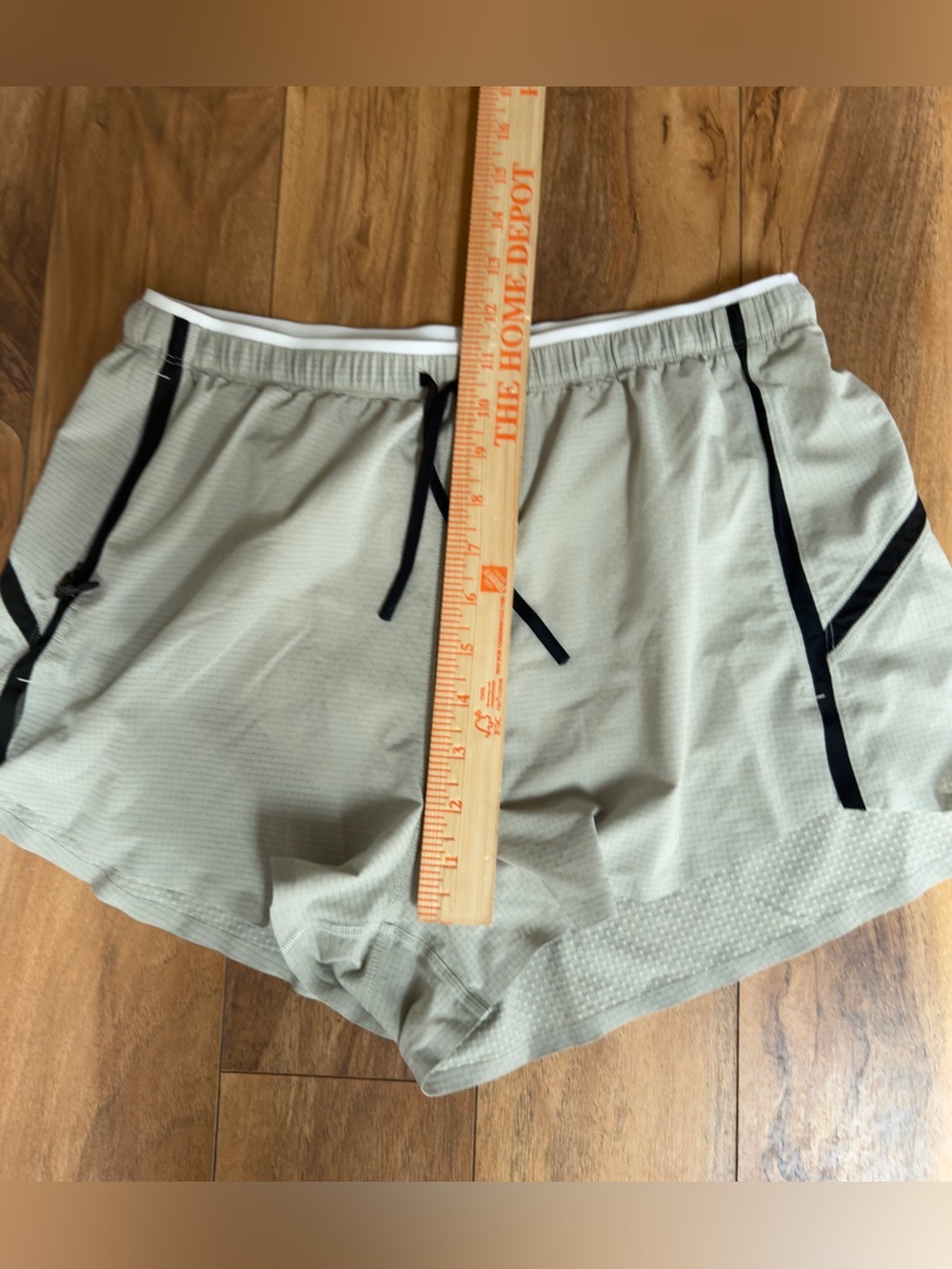 Lululemon High Rise Lined Running Shorts Women’s Medium Gray Sz Medium Gym Yoga - Picture 6 of 8